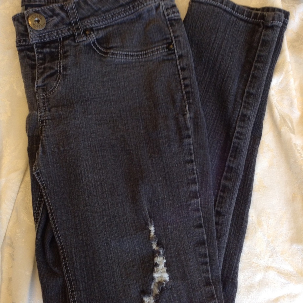 Tyte distressed skinny jeans + disc ship on 2 or more EUC